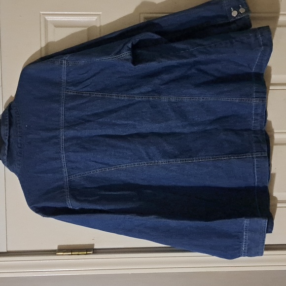 EUC Turtle Bay Plus size jean jacket - Picture 4 of 4